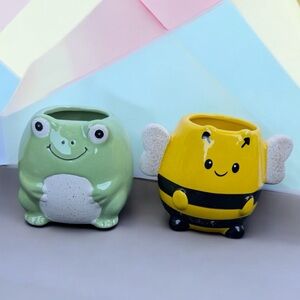 BELAVI Ceramic Frog and Bee Planter Set